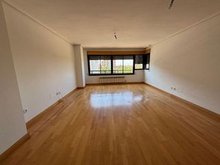 Piso en venta en Pº Zorrilla - Cuatro de Marzo en Valladolid