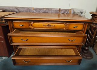 Cassettiera Legno Anni '50 con Pomelli Dorati