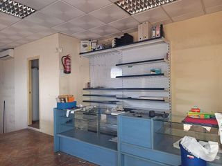 Local comercial en alquiler en Los Jardines de Marbella - La Ermita en Marbella