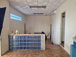 Local comercial en alquiler en Los Jardines de Marbella - La Ermita en Marbella