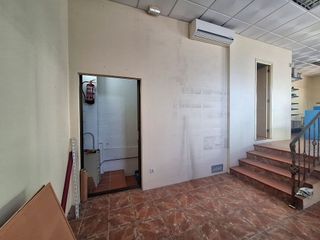 Local comercial en alquiler en Los Jardines de Marbella - La Ermita en Marbella