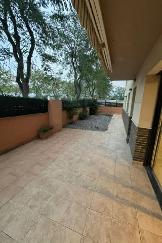 Bajo en venta Constanti