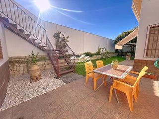 Chalet en venta en Lucena