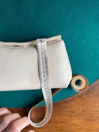 Bolso Mango blanco con cadena dorada