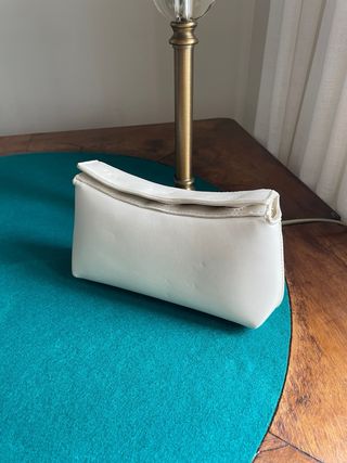 Bolso Mango blanco con cadena dorada