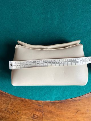 Bolso Mango blanco con cadena dorada