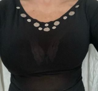 Maglia nera girocollo con decorazioni