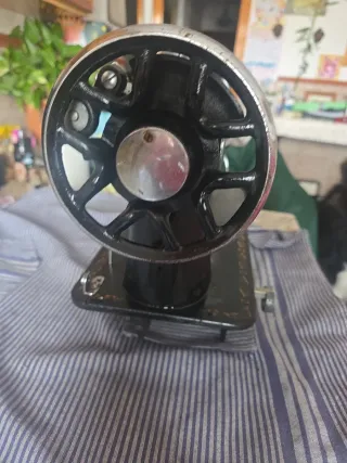 Máquina de coser Alfa antigua