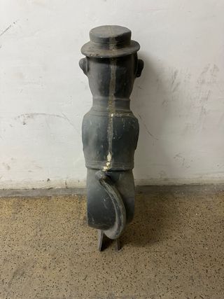 Figura mono traje y sombrero años 70