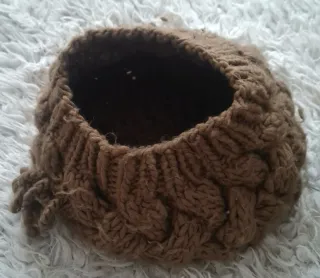 Conjunto gorro y bufanda tejido marrón