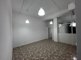 Local comercial en alquiler en Montigalà -Sant Crist en Badalona
