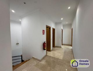 Local comercial en alquiler en Los Jardines de Marbella - La Ermita en Marbella