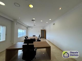 Local comercial en alquiler en Los Jardines de Marbella - La Ermita en Marbella