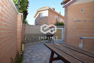 Casa pareada en venta en Ensanche en Alcalá de Henares