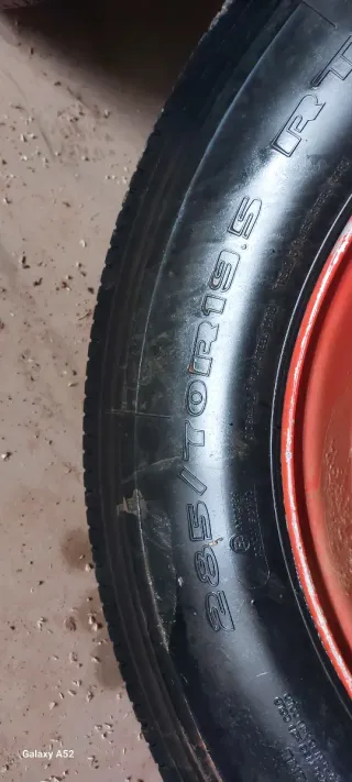 Ruedas de remolque agrícola con llantas