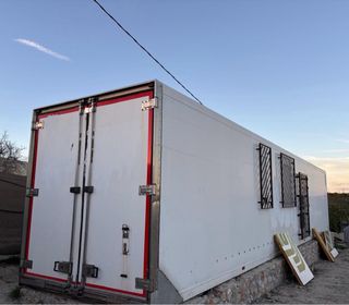 Contenedor en perfecto estado.