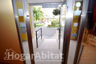 Local comercial en venta en Zona Piscinas en Burriana
