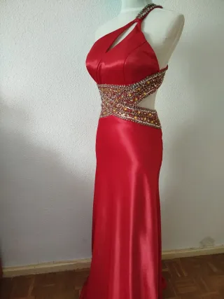 Vestido de fiesta ceremonia rojo con pedrería