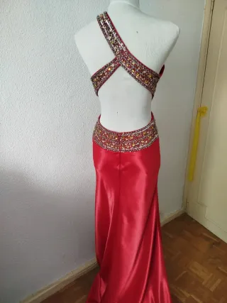 Vestido de fiesta ceremonia rojo con pedrería