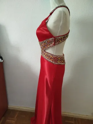 Vestido de fiesta ceremonia rojo con pedrería