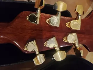 Ovation Ultra Series Guitarra Acústica
