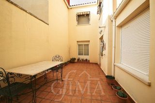 Casa adosada en venta en Tomelloso