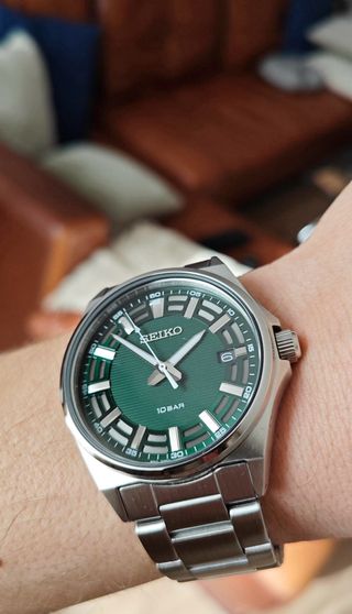 Reloj Seiko Verde y Plateado