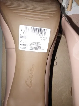 Tacones Clarks Beige Mujer