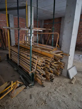 Rieles de ascensor enlazables