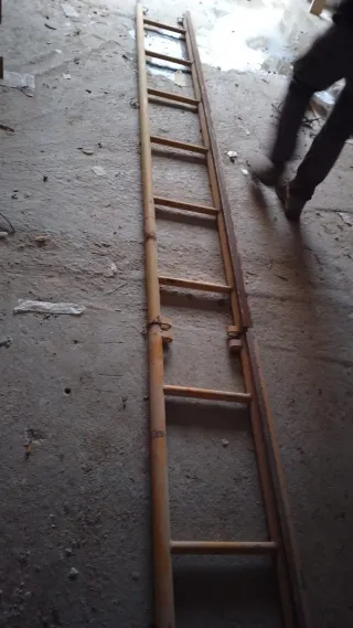 Rieles de ascensor enlazables