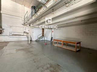Nave industrial en alquiler en Segle XX en Terrassa