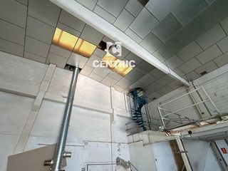 Nave industrial en alquiler en Segle XX en Terrassa