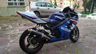 Suzuki GSXR K4 Azul y Blanca