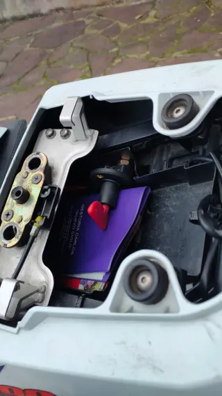 Suzuki GSXR K4 Azul y Blanca