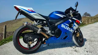 Suzuki GSXR K4 Azul y Blanca