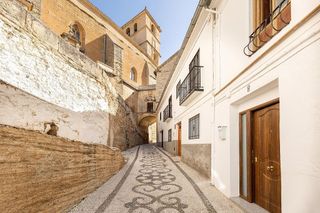 Casa adosada en venta en Alhama de Granada