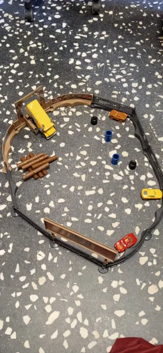 Juguete de Cars y Autobús Escolar