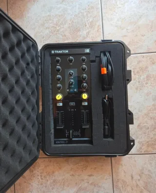 Native Instruments Kontrol X1 + Z1