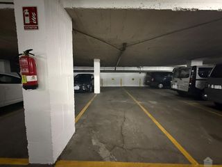 Garaje en venta en La Buhaira en Sevilla