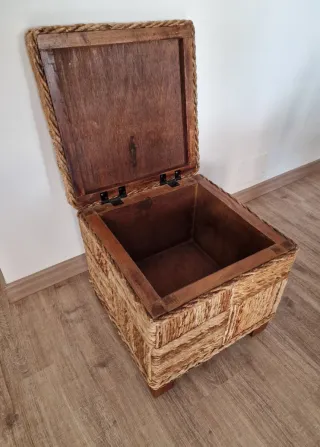 Puf Otomana Mimbre y Madera