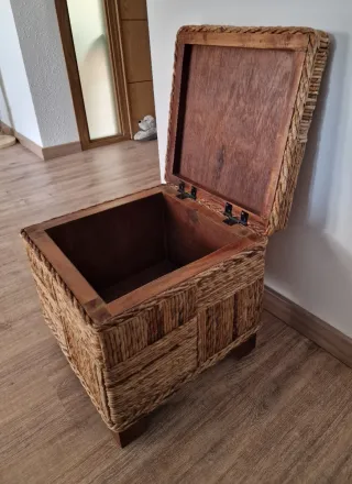 Puf Otomana Mimbre y Madera