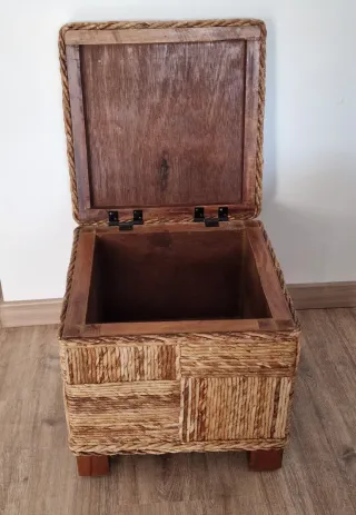 Puf Otomana Mimbre y Madera