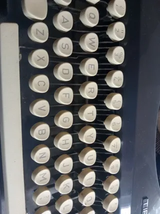 Máquina de escribir Tippas Triumph vintage