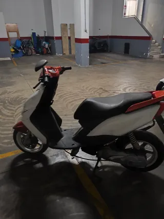 Yamaha Jog RR 50cc Scooter