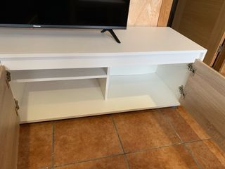 Mueble de salón de madera.