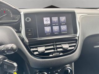 Peugeot 2008 Style 1.6 BlueHDi 100