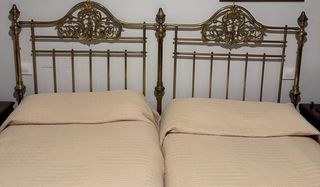 Cabecero latón antiguo dorado Una pieza 2 metros