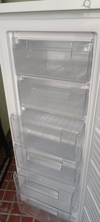 Congelador Vertical A+