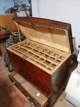 Cofre de madera antiguo