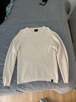 Camiseta Calvin Klein y lote de ropa